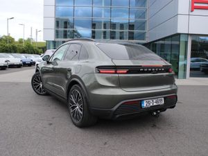 Porsche Macan 4 Electric - Image 2