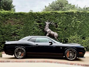 DODGE CHALLENGER HELLCAT 6.2 MANUAL 717BHP - Image 4