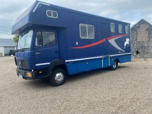 Horse lorry / camper / 12 months tax / new doe - Image 4