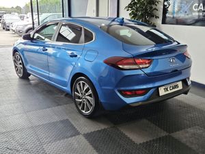 19 HYUNDAI i30 FASTBACK PETROL - Image 3