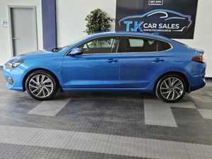 19 HYUNDAI i30 FASTBACK PETROL - Image 2