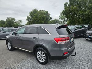 Kia Sorento Platinum 4X2 5DR - Image 4