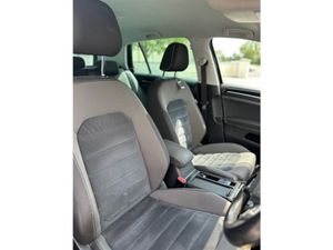 Volkswagen Golf Highline 1.6 TDI Manual 6speed FW - Image 4