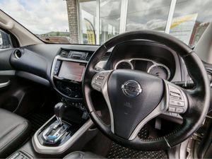 NISSAN NAVARA TEKNA DCI AUTO - Image 2