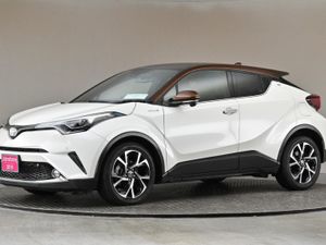 Toyota C-HR 1.8 Hybrid  2tone Roof interior rever - Image 4
