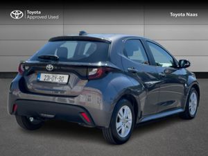 Toyota Yaris YARIS 1.0 LUNA - Image 2