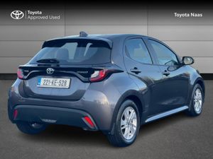 Toyota Yaris YARIS 1.5 HYBRID - Image 2