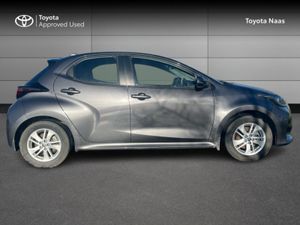 Toyota Yaris HYBRID LUNA - Image 3