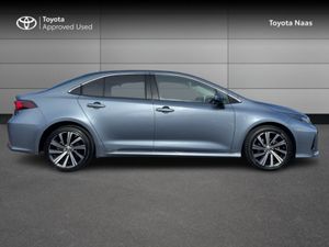 Toyota Corolla HYBRID LUNA SPORT SALOON - Image 3