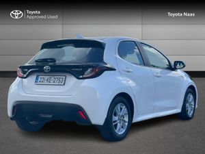 Toyota Yaris YARIS 1.5 HYBRID - Image 2