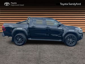 Toyota Hilux TOP SPEC 2.8 INVINCIBLE AUTOMATIC // - Image 3