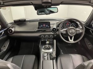 Mazda MX-5 Roadster GT 1.5p 132PS - Parking Senso - Image 4
