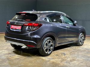 Honda Vezel 1.5 HYBRID AUTOMATIC - HALF LEATHER UP - Image 4