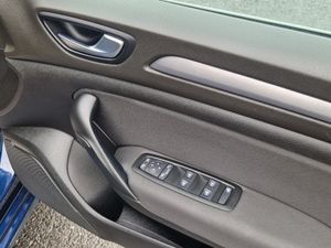 Renault Megane  PLAY BLUE DCI 115 - Image 3