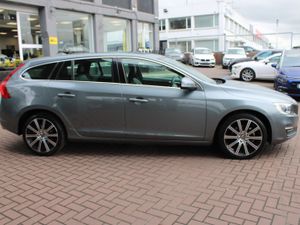 VOLVO V60 2.0D4 SE LUXURY 5DR ESTATE AUTOMATIC - Image 3