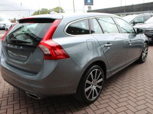 VOLVO V60 2.0D4 SE LUXURY 5DR ESTATE AUTOMATIC - Image 4