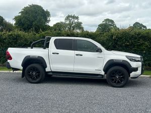 2021 Toyota Hilux 2.8 D-4D Invincible X Crewcab - Image 2