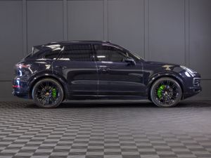 212 Porsche Cayenne V6 E-Hybrid - Image 2