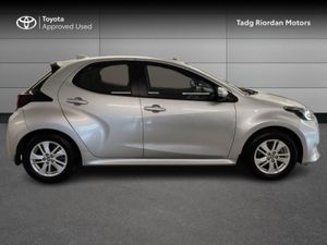 Toyota Yaris HYBRID LUNA 4DR AUTO - Image 3
