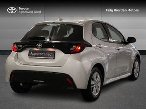 Toyota Yaris 1.0 LUNA - Image 2