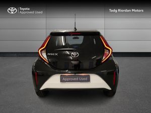 Toyota Aygo X DESIGN (WHITE) - Image 4
