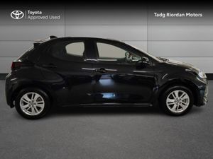 Toyota Yaris HYBRID LUNA - Image 3