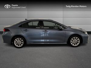 Toyota Corolla LUNA SALOO HYBRID 4DR AUTO - Image 3