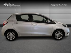Toyota Yaris HYBRID 5DR AURA - Image 3