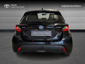 Toyota Yaris HYBRID LUNA - Image 4
