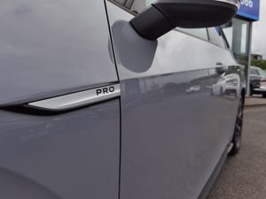 VOLKSWAGEN ID.3 58KWH FAMILY PRO **SUNROOF** - Image 2