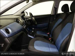 Hyundai i10 Deluxe 4DR Low Millage Fresh int Stock - Image 3