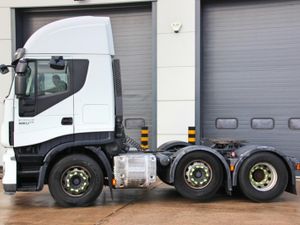 2016 IVECO STRALIS 460 6X2 TRACTOR UNIT - Image 4