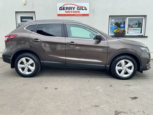Nissan QASHQAI 1.5 DSL SV Automatic 4dr  Low Km s - Image 3