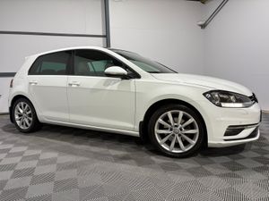 17 Volkswagen Golf Highline 2.0 TDi 150 Bhp - Image 3