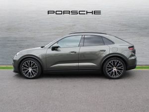 Porsche Macan 4 Electric - Image 4