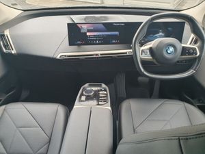 BMW IX Xdrive40 Sport - Image 4