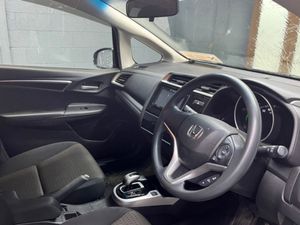 Honda Fit Daa-gp5 Hybrid 5DR Auto - Image 4