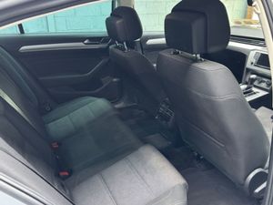 Volkswagen Passat CL 1.6 TDI D7F 120HP 4DR Auto - Image 4