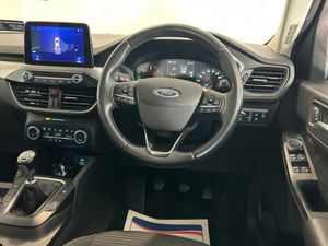 Ford Kuga TITANIUM 5DR 1.5 TD 120 S6.2 M6 F - Image 4