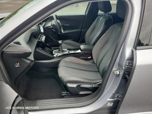 Peugeot 2008 ALLURE 1.2 100 4DR - Image 4