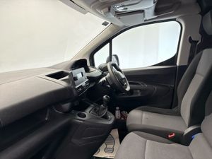 Peugeot Partner 1.6hdi LWB Active  EX Vat   50 P/W - Image 4