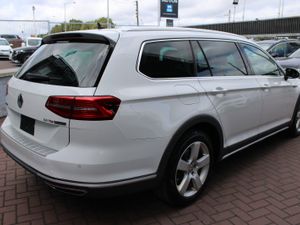 VW  PASSAT 2.0 TDI ALLTRACK 4MOTION(4WD) ELEGANCE - Image 4