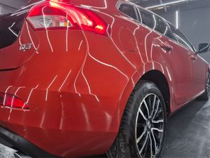 Volvo V40 D3 Momentum ED AT 5DR Auto - Image 2