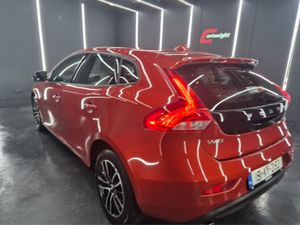 Volvo V40 D3 Momentum ED AT 5DR Auto - Image 3