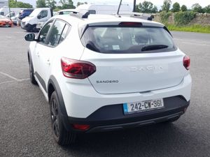 Dacia Sandero Stepway TCe 90 Stepway Comfort - Image 4
