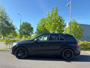 Mercedes-Benz GLE AMG AUTO *SHADOW EDITION *FRESH - Image 2