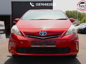 Toyota Prius alpha Red 1.8L hybrid 2012 - Image 2