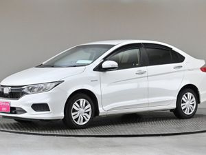 Honda Grace 1.5 Hybrid 4DR Auto  reverse Cam priv - Image 4