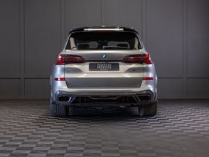 2024 BMW X5 X-Drive 50e M-Sport - Image 4