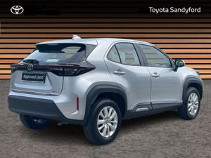 Toyota Yaris Cross HYBRID AUTOMATIC // REAR CAMERA - Image 2